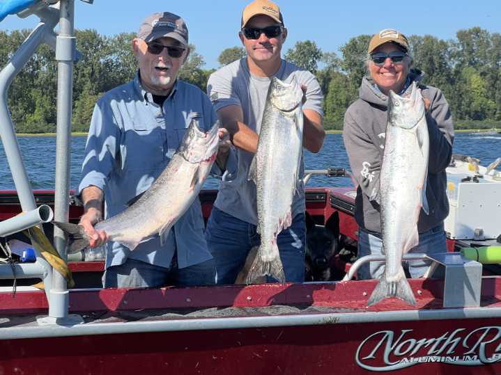 Columbia River gets couple more days for Chinook salmon fishing