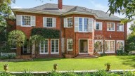 Historic Rose Bay estate fetches $45.1m in fierce bidding war to set new Australian auction benchmark
