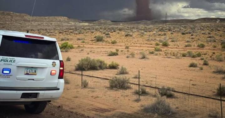 Tornados destruyen tres casas y desaparecen mascotas y ganado en reserva Navajo de Utah