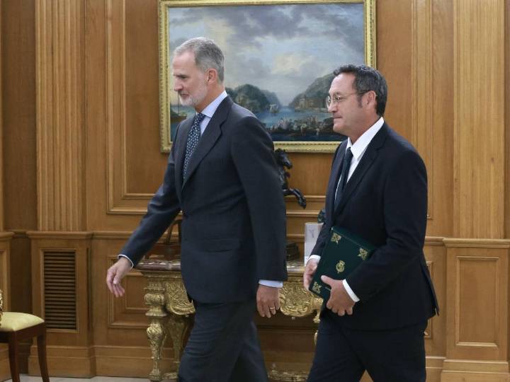 Choque institucional en España: el Gobierno acusa a Feijóo de desconsiderar al Rey por ausentarse de la apertura del año judicial