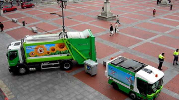 Primeros pagos del 'tasazo' de Sánchez a la basura: “Es una barbaridad”