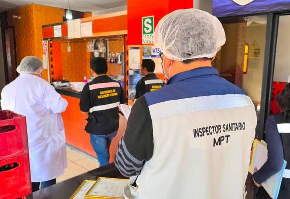 MULTAN JUGUERÍA Y CEVICHERÍAS EN TACNA POR GRAVES FALTAS SANITARIAS