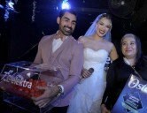 Regalan scooters, consolas de videojuegos, dispositivos y electrodomésticos en boda viral de Elektra