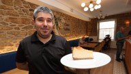 Cinco locales gallegos que bordan la tarta de queso