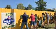 Packers fans begin Labor Day fence-painting tradition