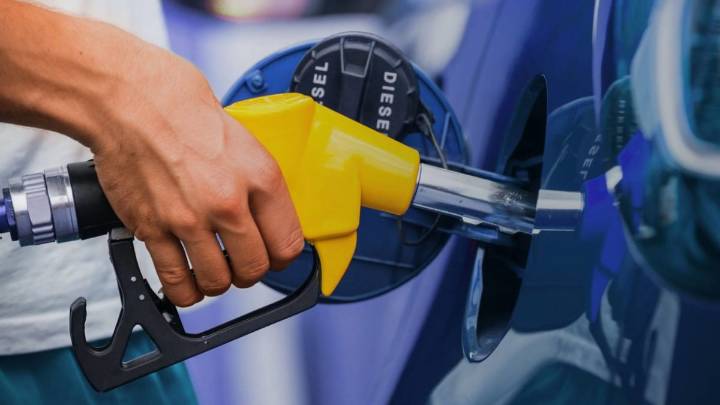 Combustibles en la mira: por qué en Argentina no bajan pese a la caída del crudo a nivel mundial