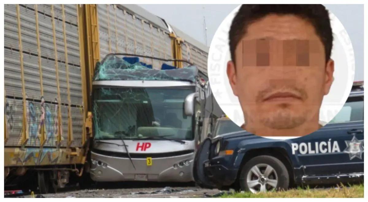 Arrestan en Michoacán al chofer del autobús que chocó con un tren y dejó 10 muertos en Edomex