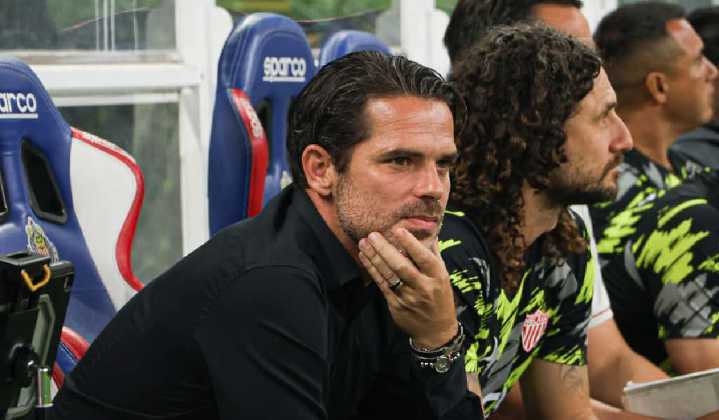 No olvidan: Aficionados de Chivas recibe a Fernando Gago con abucheos en el Akron