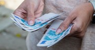Jubilaciones, pensiones y AUH aumentan 1,9% en octubre: cuánto se cobrará