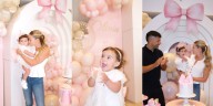 Globos, lazos rosas y cupcakes: así fue el primer cumpleaños de Olivia, la hija de Sofía Calzetti y el Kun Agüero