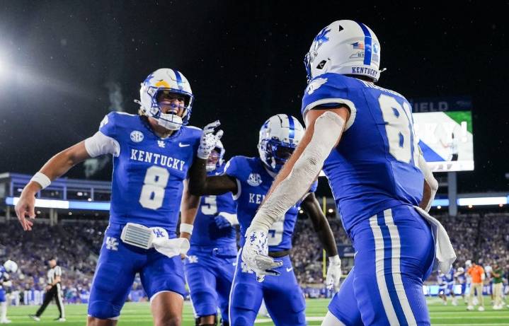 Deadspin | Cutter Boley fills in nicely at QB as Kentucky drops Eastern Michigan