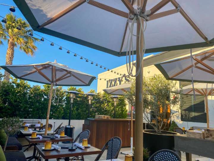 After 20 years, Izzy’s on the Peninsula will close Oct. 4