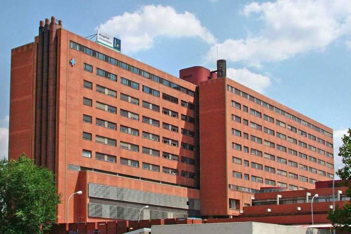 Trasladan al hospital a un trabajador tras sufrir una caída en altura en la Mahou de Alovera
