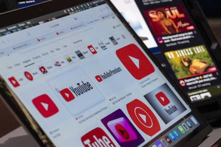 YouTube pagará 24,5 millones a Trump por suspensión de su cuenta tras disturbios de 2021