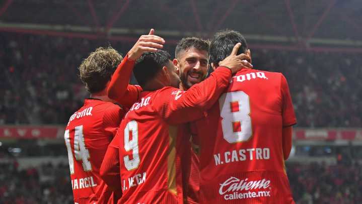 Toluca impone su autoridad de campeón con goleada ante Rayados