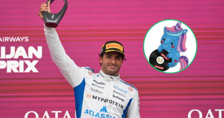 La hermosa historia del nuevo amuleto de Carlos Sainz; es un unicornio que se lo dio alguien muy especial