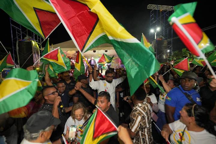 Guyana elige presidente en medio de tensiones con Venezuela