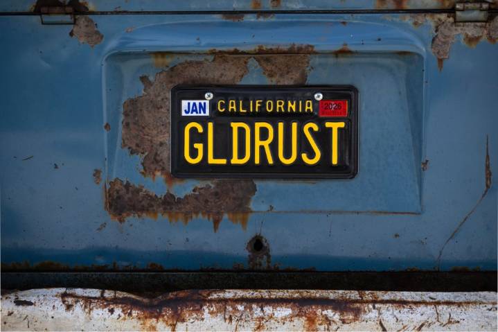 What are California’s rules for vanity plates? And how can I report an offensive one?