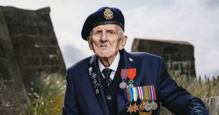 Hero veteran who issued chilling war warning to future generations dies at 98