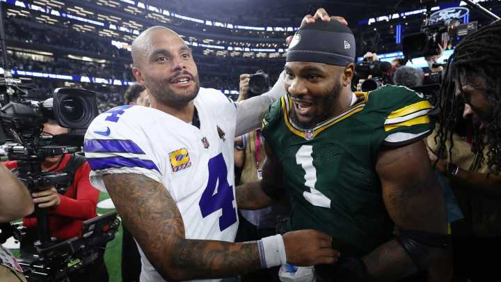 Micah Parsons' emotional on-field embrace with Dak Prescott picked up by on