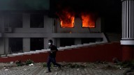 Nepal: la esposa de un ex primer ministro murió en medio de las protestas