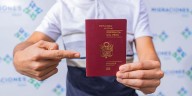 Migraciones entrega pasaportes en 24 horas tras modernización