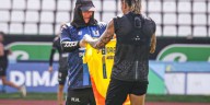 Dayro Moreno llegó con lujoso regalo para Hernán Darío Herrera tras regresar de la selección Colombia