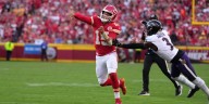 Mahomes shines for Chiefs, Jackson adds to Ravens’ injury woes as Kansas City rolls to 37