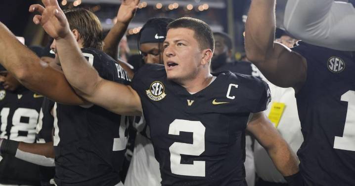 Vanderbilt's football revival: Fans eager to check out undefeated Commodores