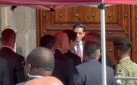 Con fuerte dispositivo de seguridad, llega Marco Rubio