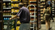 El Gobierno amplía los descuentos para jubilados en supermercados, farmacias y cuentas remuneradas