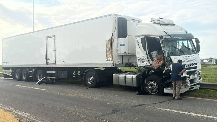 Dos camiones protagonizaron un accidente en Ruta Nacional 19 camino a Santo Tomé