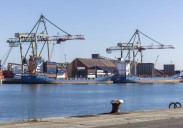 El Puerto de Santander inaugura la plataforma que permite operar dos buques en la terminal de contenedores