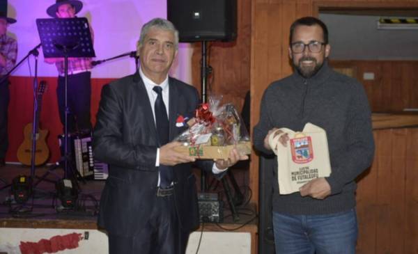 Esquel y Futaleufú firman convenio de colaboración para trabajo conjunto en turismo, deporte y cultura
