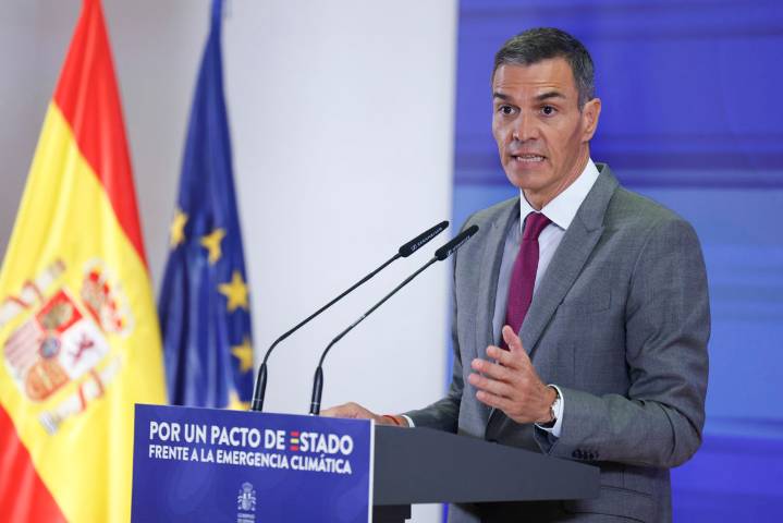 Pedro Sánchez dice que la política de prevención de incendios «ha sido claramente insuficiente»