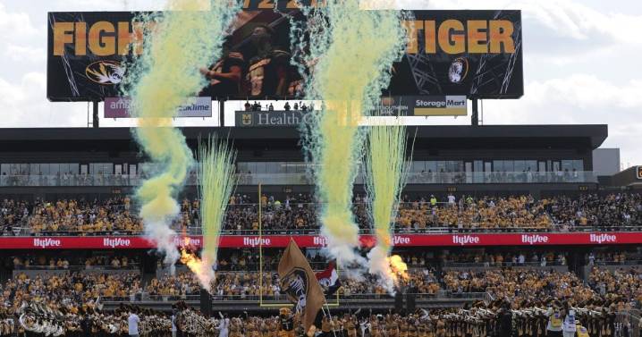 Down a QB, Louisiana brings strong tandem of running backs to game against Mizzou