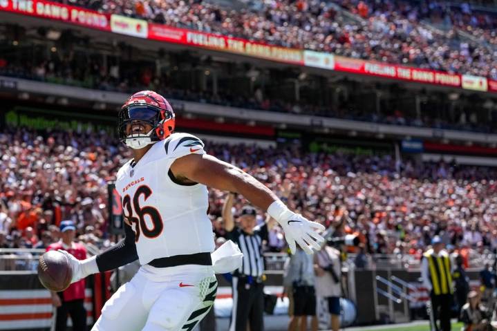 Deadspin | Bengals TE Noah Fant (concussion) ruled out vs. Broncos