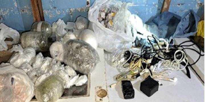 Hallan 1500 ketes de droga, presunta tusi y equipos electrónicos en operativo sorpresa del INPE en el penal Castro Castro