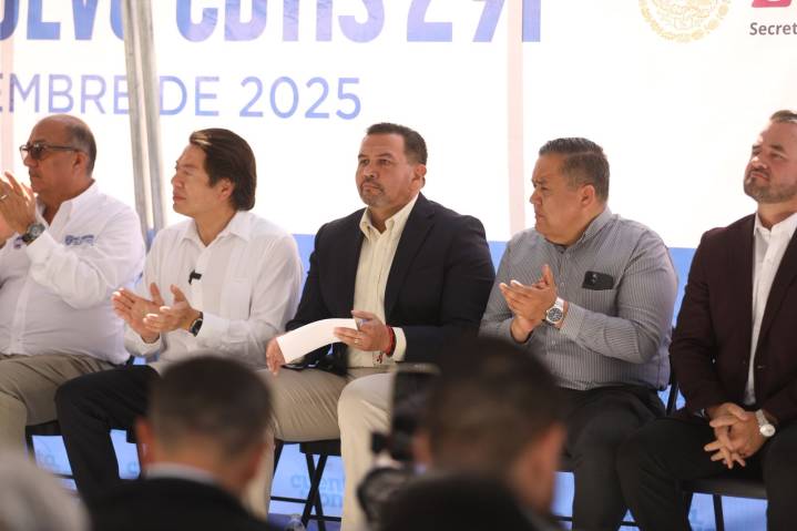 Recorren Alcalde y Mario Delgado obras de construcción del CBTIS 291