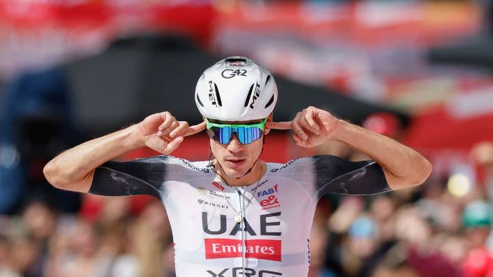 Juan Ayuso explota con UAE: "Me hubiera gustado terminar bien, pero no se puede con una dictadura"