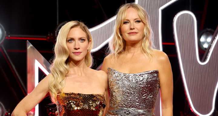 ‘The Hunting Wives’ Stars Brittany Snow & Malin Akerman Coordinate in Metallics for MTV VMAs 2025 | 2025 MTV VMAs, Brittany Snow, Malin Akerman, MTV VMAs, The Hunting Wives | Just Jared: Celebrity New