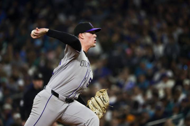 Deadspin | Josh Naylor's clutch hit helps Mariners edge Rockies, clinch playoff berth