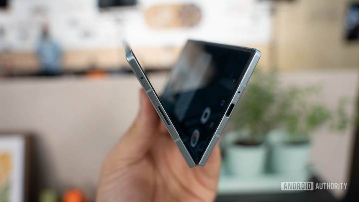Samsung actually tries with Galaxy Z Fold 7, breaks foldable sales records
