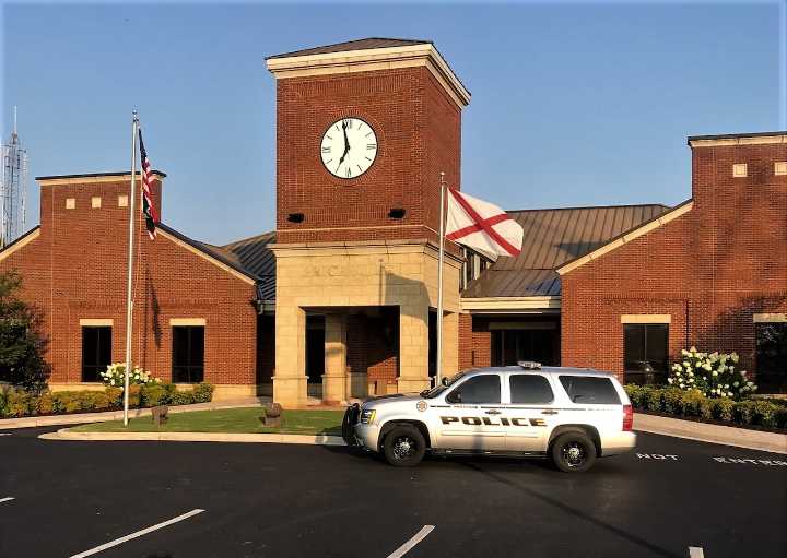 Alabama student, 17, killed in police chase, others injured