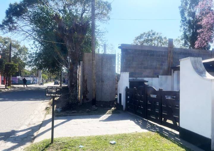 Presunta obra de Macchiarola sin retranqueo en avenida Aconquija