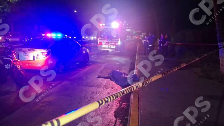Atropellan y matan a guardia de segurida en la carretera 200 en Puerto Vallarta; conductor huyó