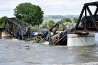 Federal government to markedly increase number of inspectors trained to spot rail bridge concerns