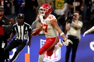Travis Kelce pulls Chiefs closer with fourth