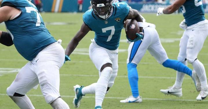 Jaguars WR Brian Thomas Jr. is trying to snap out of a sophomore slump after another costly drop