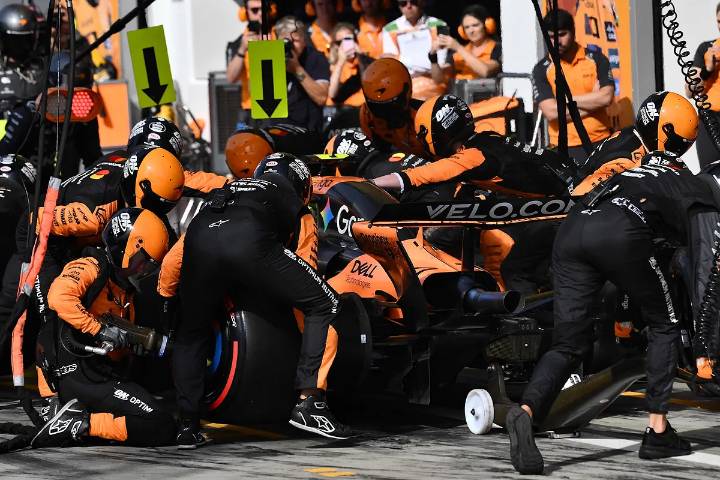 F1: Verstappen vuela, McLaren se lía y Alonso rompe la suspensión en Monza
